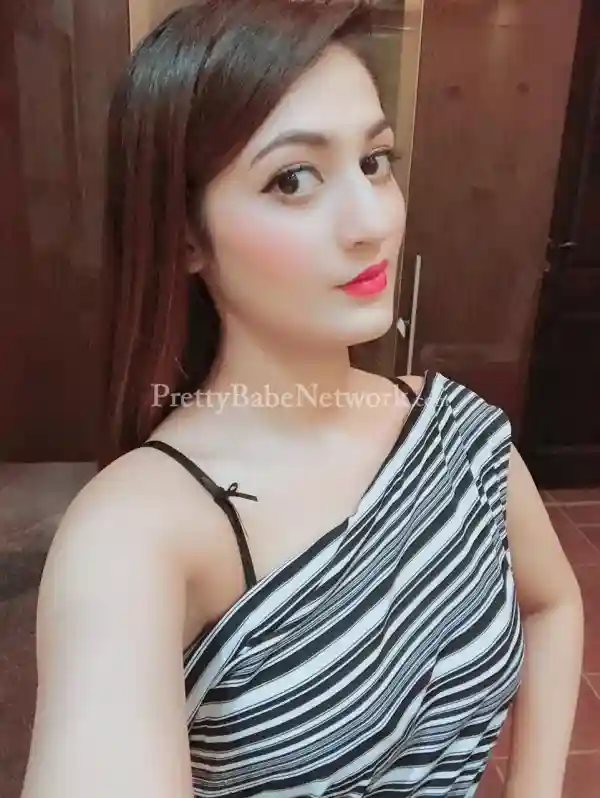 Meet Amisha Beautiful College Girl Escort for Full Sex Satisfaction